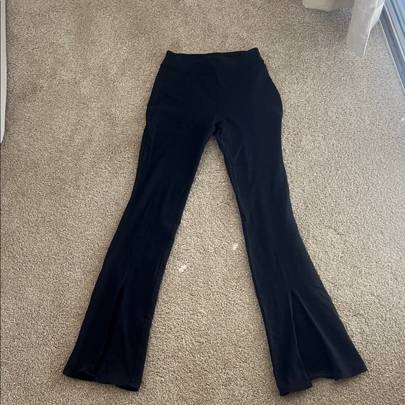 ALO yoga Airbrush High-Waist Flutter Legging - Picture 6 of 8